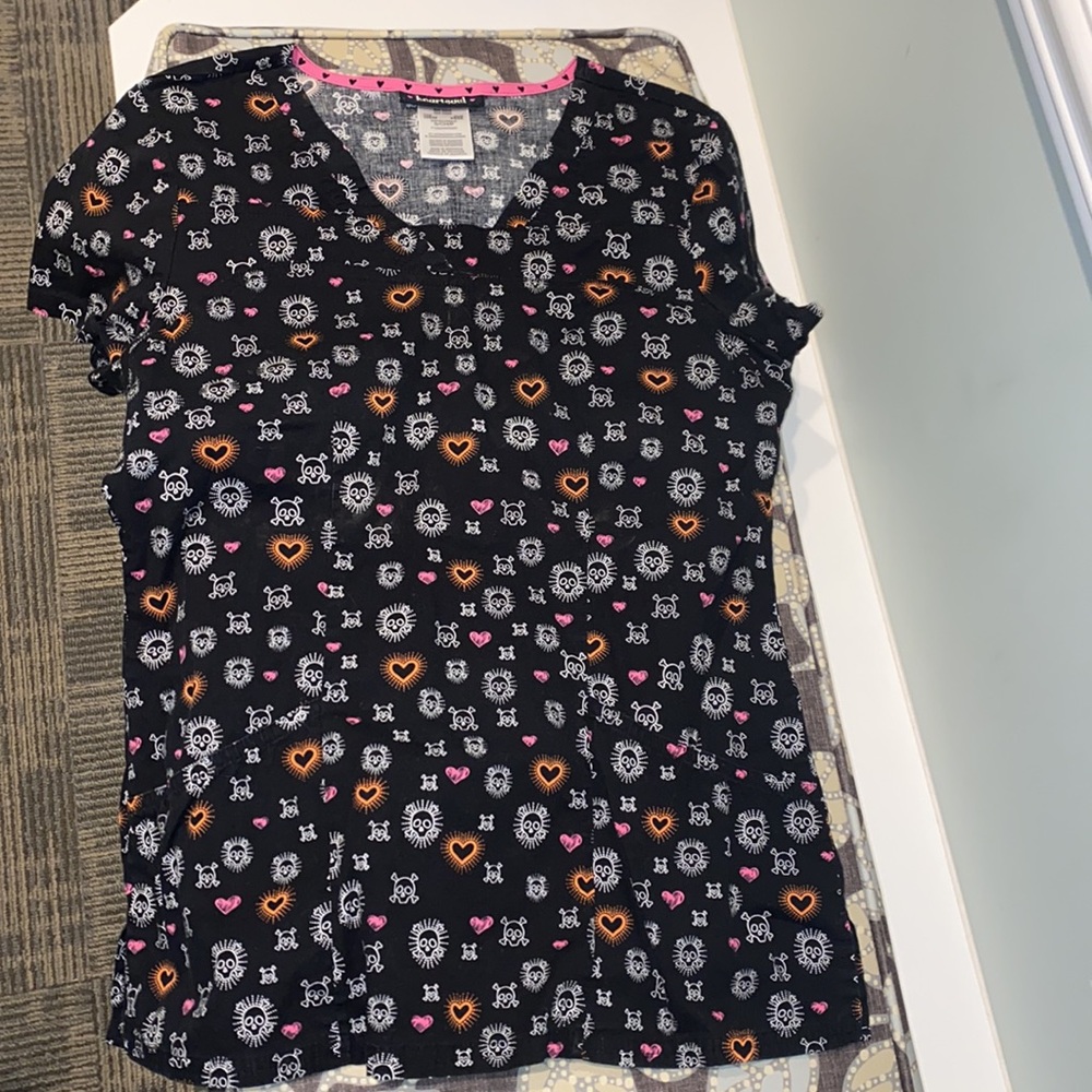 heartsoul Sugar skull scrub top size small petite EUC ☠️ 💓